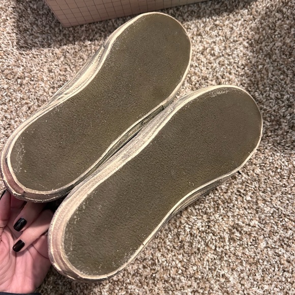 Golden Goose Santa Fe White Flower - Picture 8 of 8